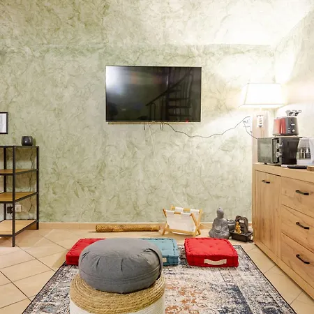 Apartman Zen-haus Im Zentrum Mit Kostenlosen Parkplaetzen Und Automatischem Check-in 24 7 - Mit Netflix Und Disneyplus Casale Monferrato