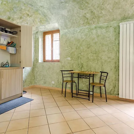 Apartment Casa Zen In Centro Con Parcheggio Gratuito E Check In Automatico 24 7 Casale Monferrato